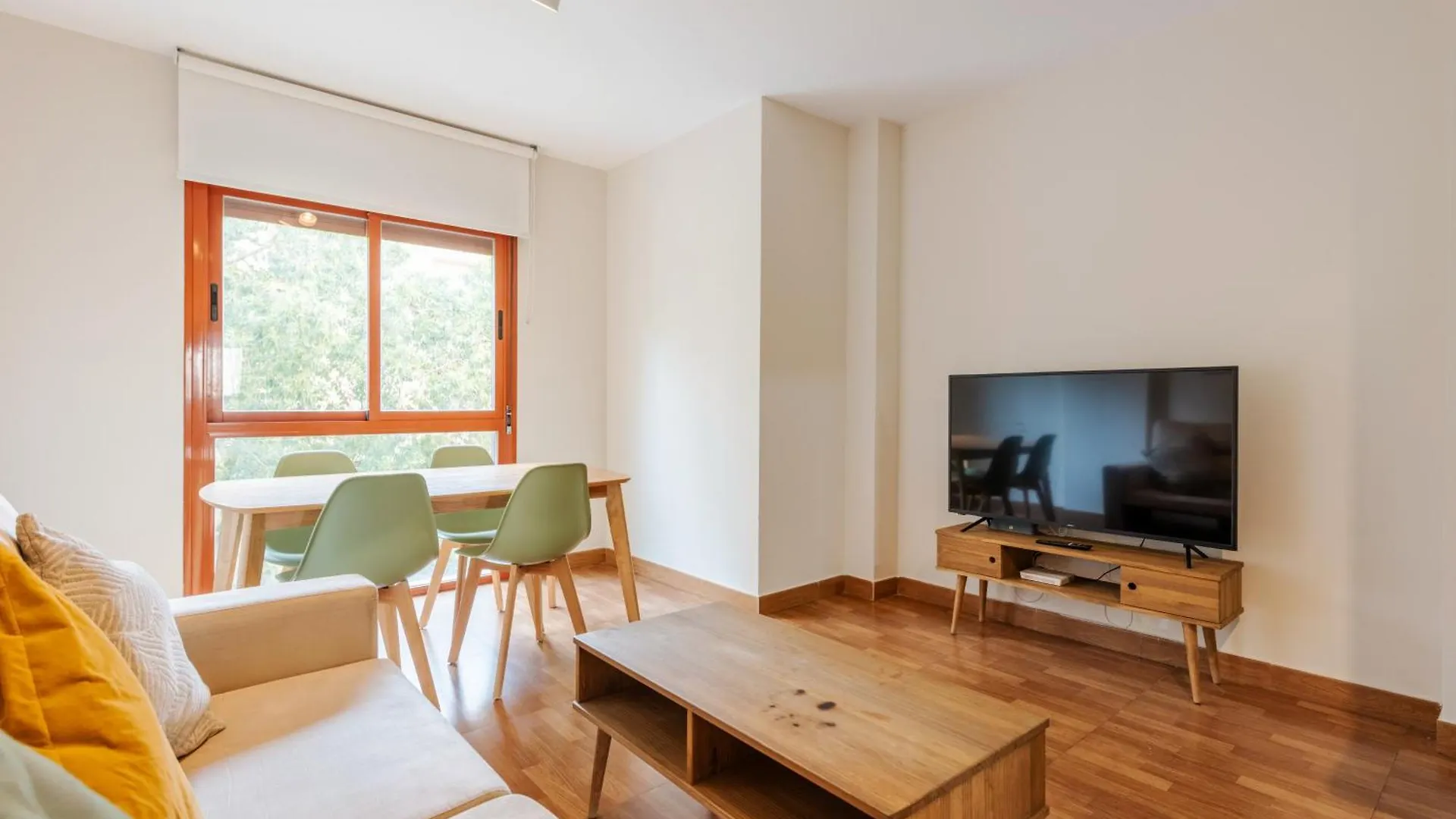 Stay U-Nique Apartment Juan De Austria contacts